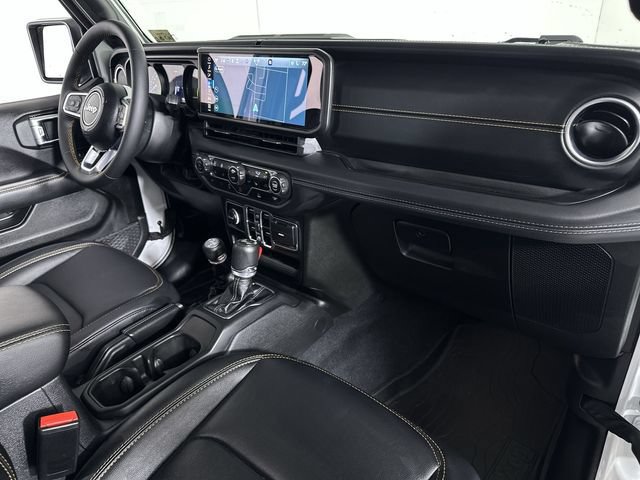 Used 2024 Jeep Wrangler Unlimited Sahara w/ Technology Group AWD/4WD image 30