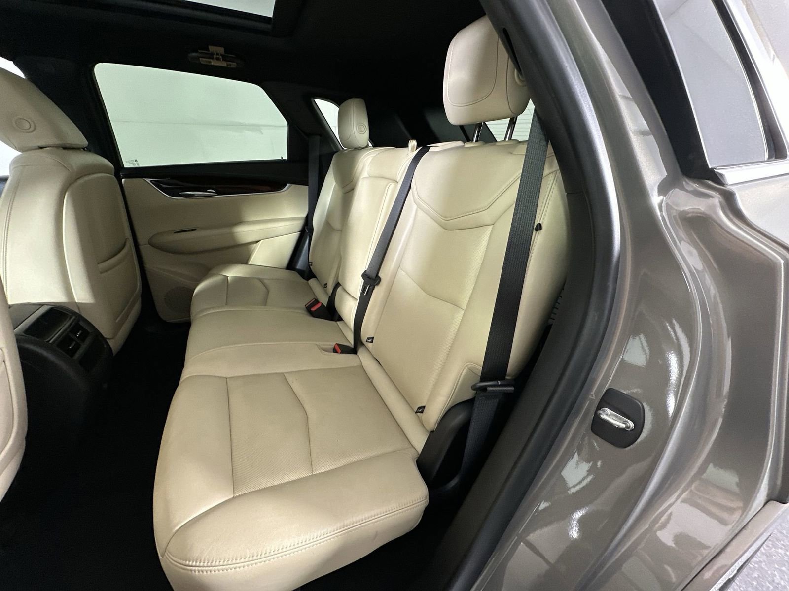 Used 2018 Cadillac XT5 Luxury w/ LPO, Wheel Lock Package image 22