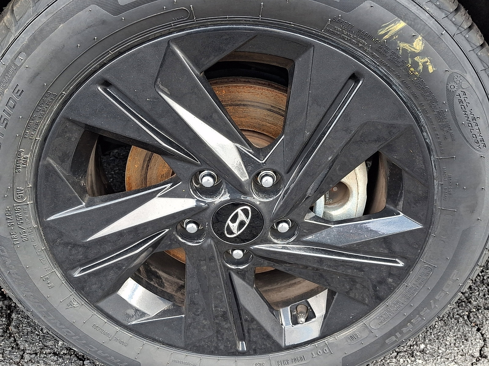 Used 2023 Hyundai Elantra SEL w/ Preferred Accessory Package image 8