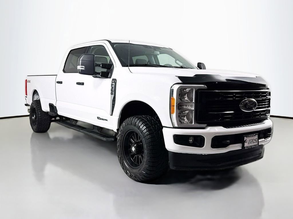 Used 2023 Ford F350 XLT AWD/4WD image 3
