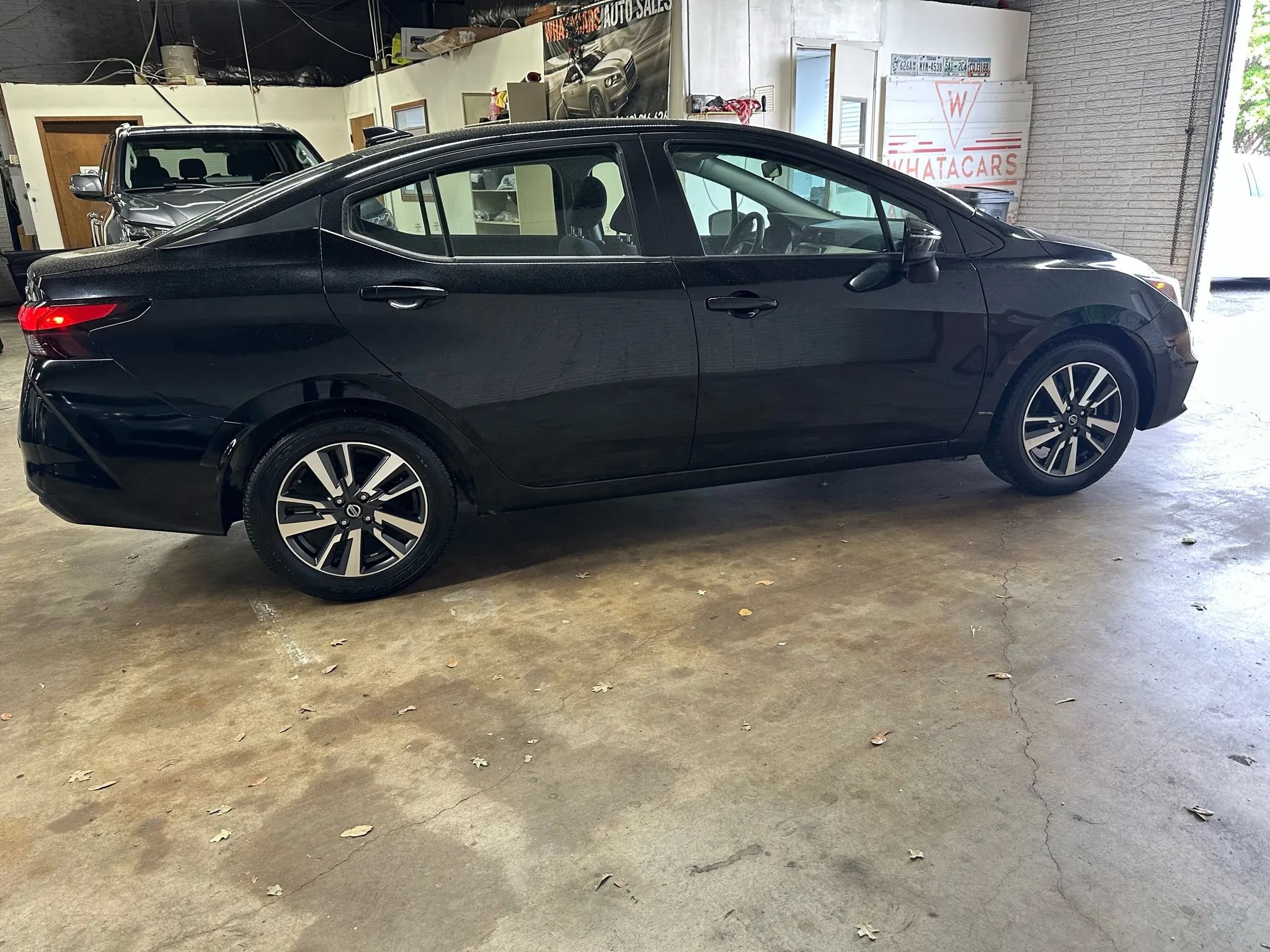 Used 2021 Nissan Versa SV FWD image 8