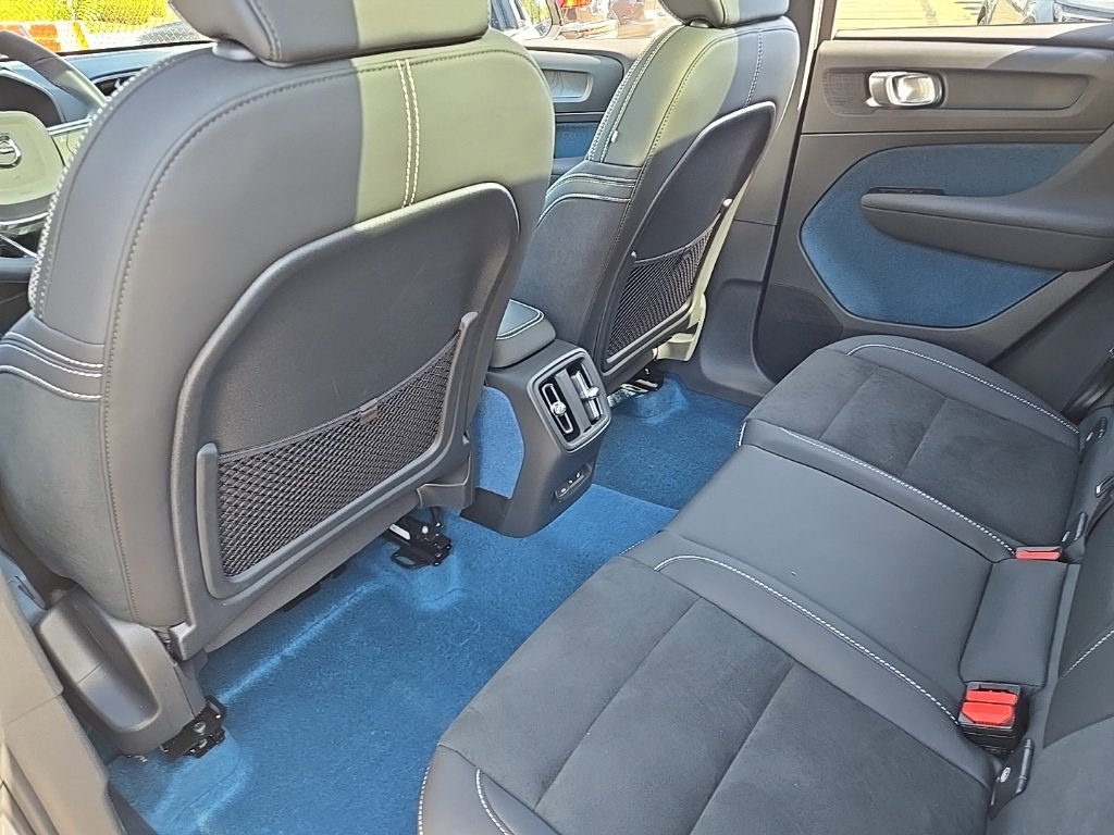 Certified 2023 Volvo XC40 Recharge Ultimate image 8