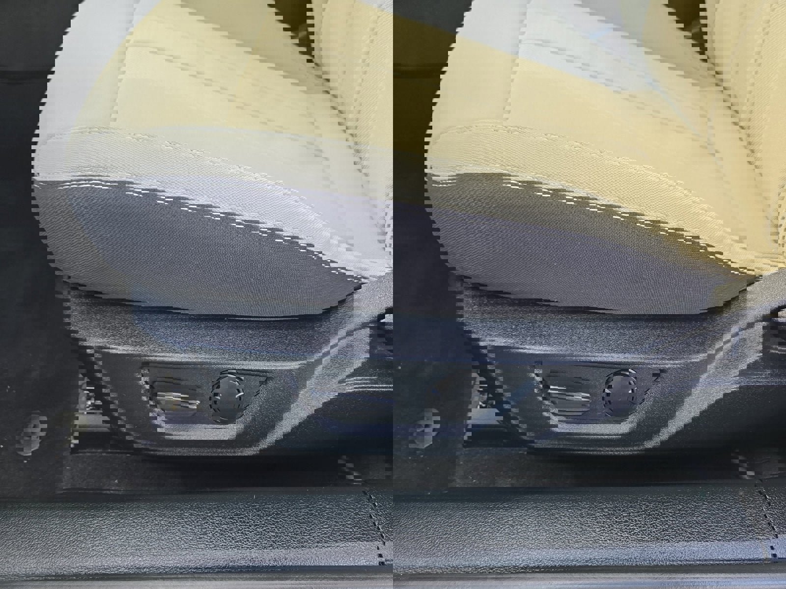 Certified 2022 Ford Mustang Convertible w/ Equipment Group 101A image 12