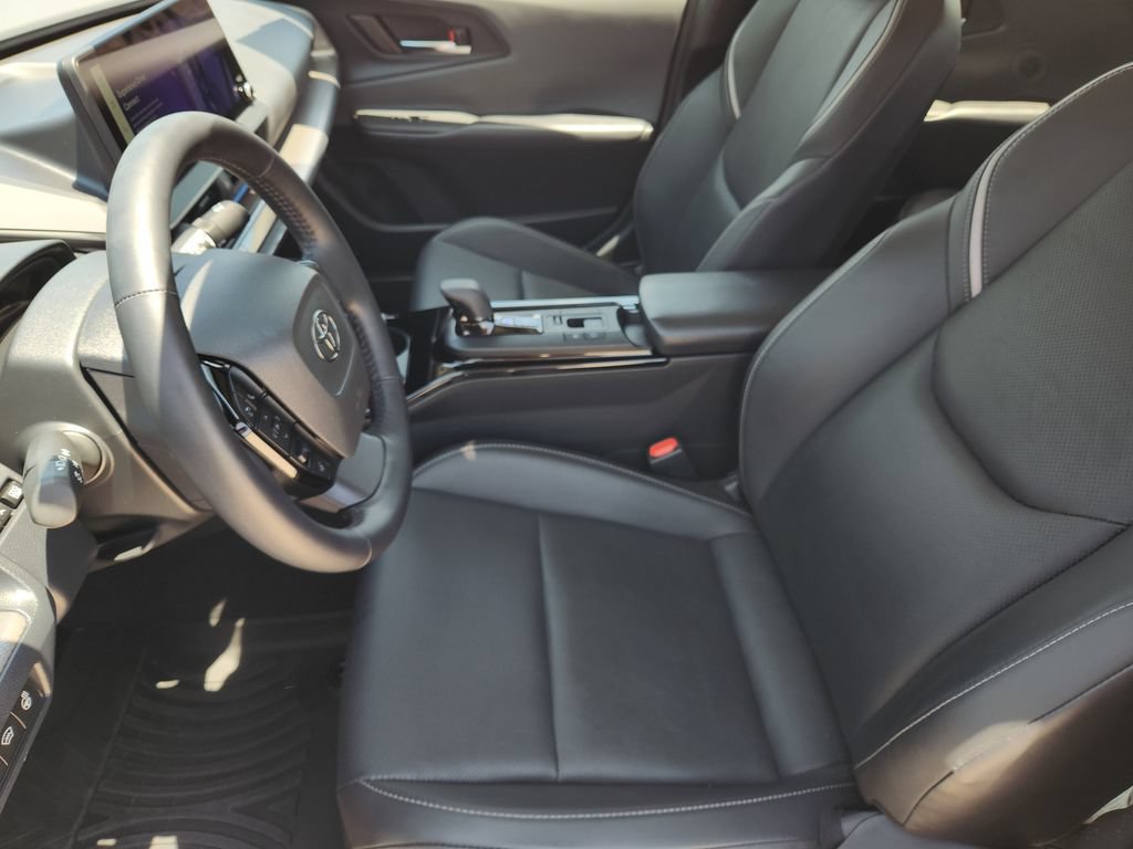 Used 2025 Toyota Prius Limited w/ Limited Premium Package FWD image 15
