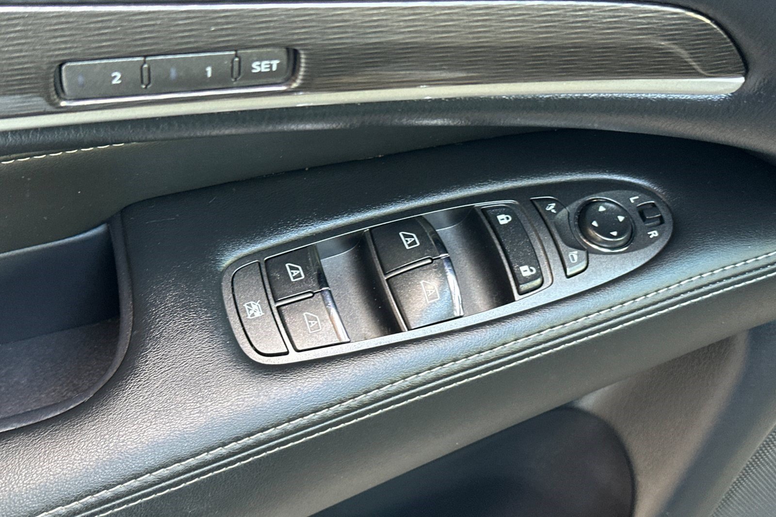 Used 2019 INFINITI QX60 Luxe w/ Essential Package AWD/4WD image 13