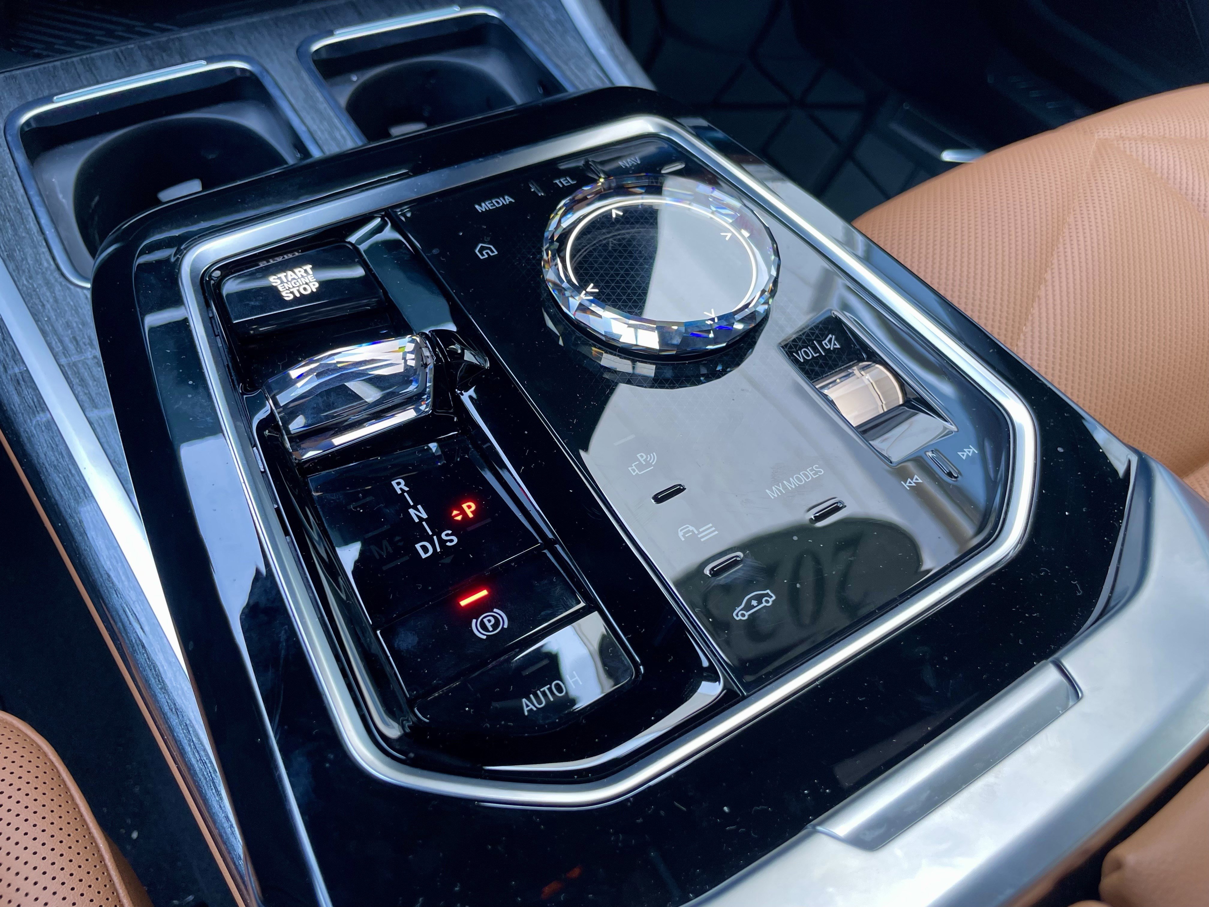 Used 2025 BMW 740i xDrive image 20