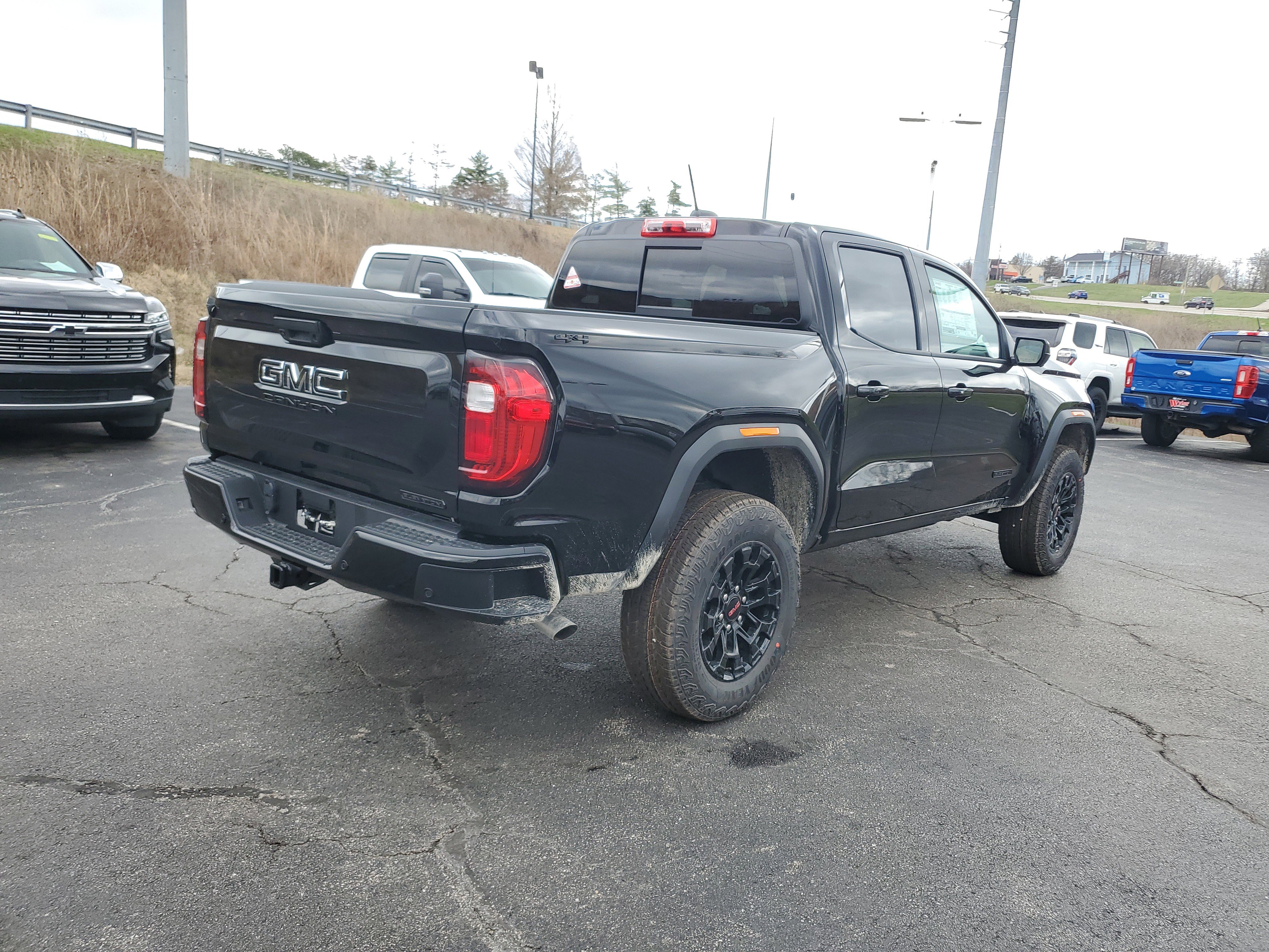 New 2026 GMC Canyon Elevation w/ Convenience Package image 4