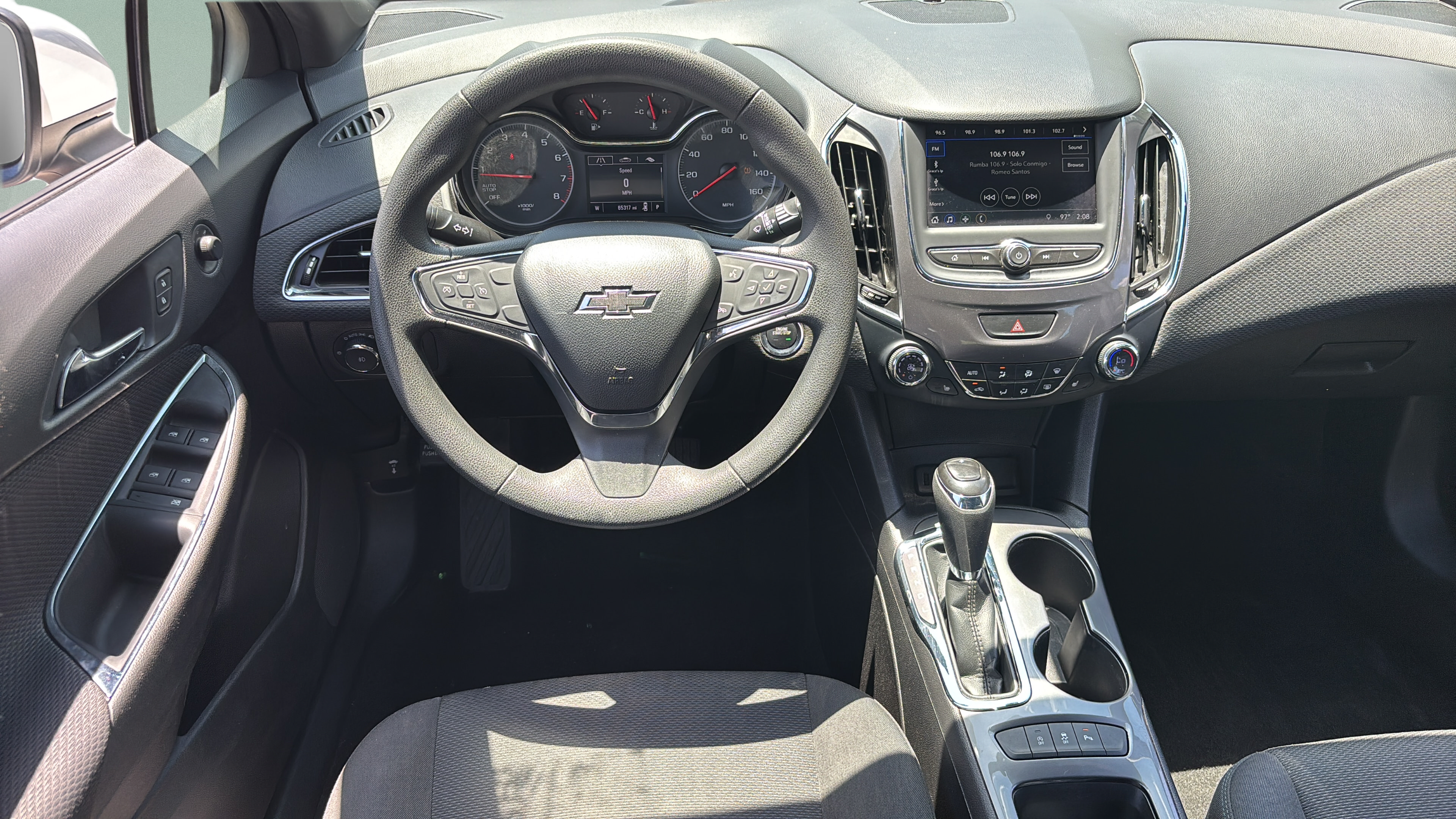 Used 2019 Chevrolet Cruze LT w/ Convenience Package FWD image 10