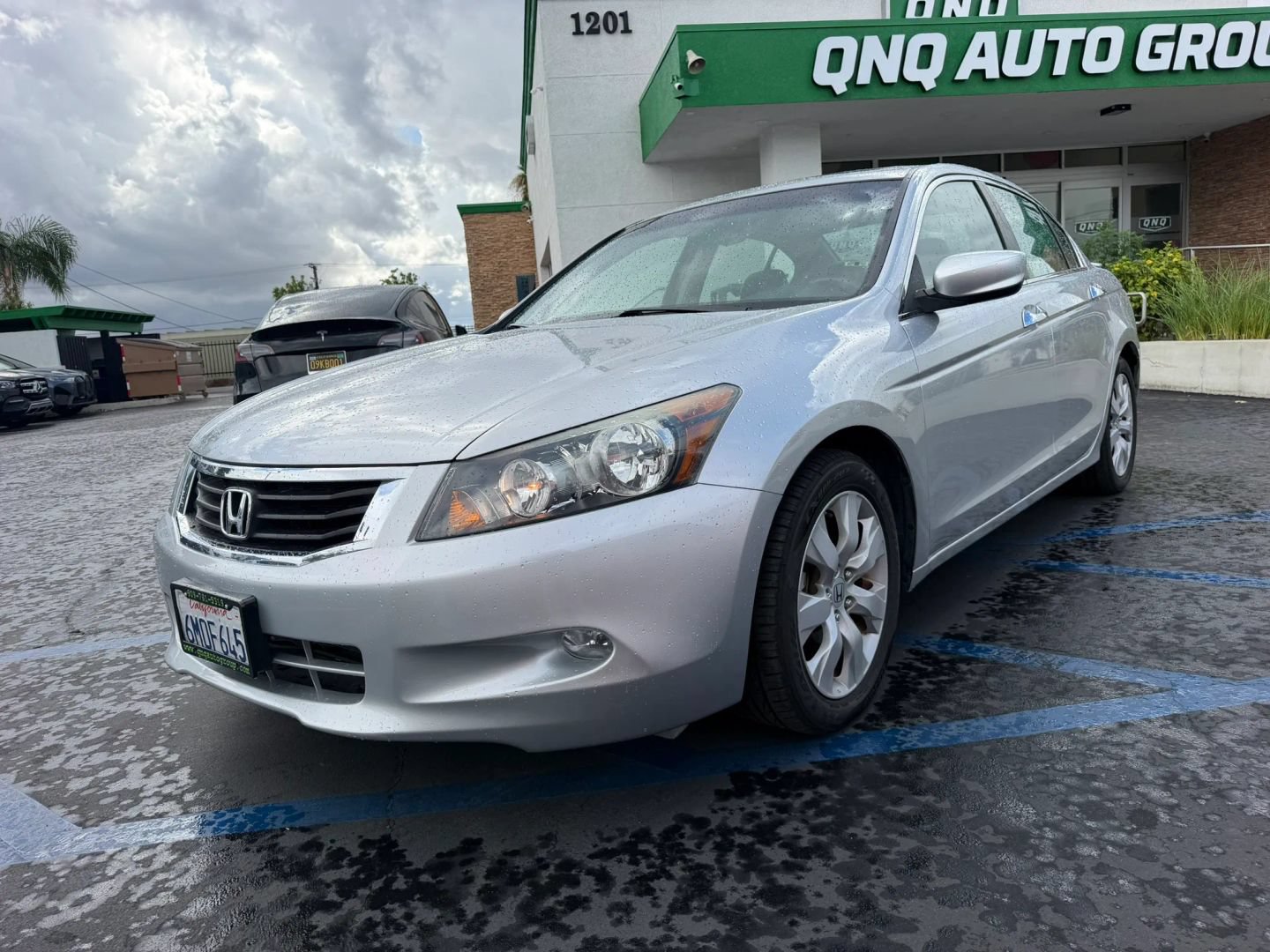 Used 2010 Honda Accord EX-L image 2