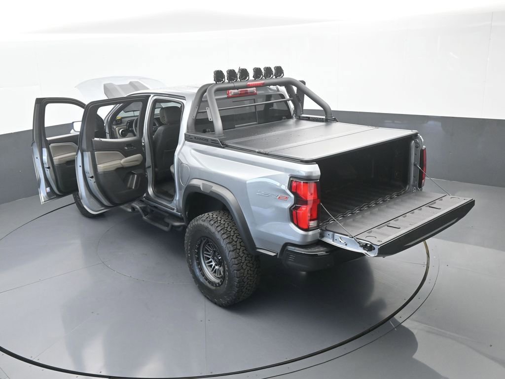 Used 2025 Chevrolet Colorado ZR2 w/ Technology Package AWD/4WD image 72