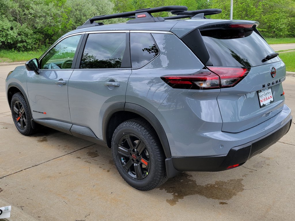 New 2027 Nissan Rogue SV w/ Rock Creek Premium Package AWD/4WD image 4