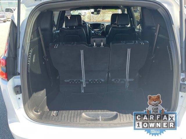 Used 2025 Chrysler Pacifica Select image 8