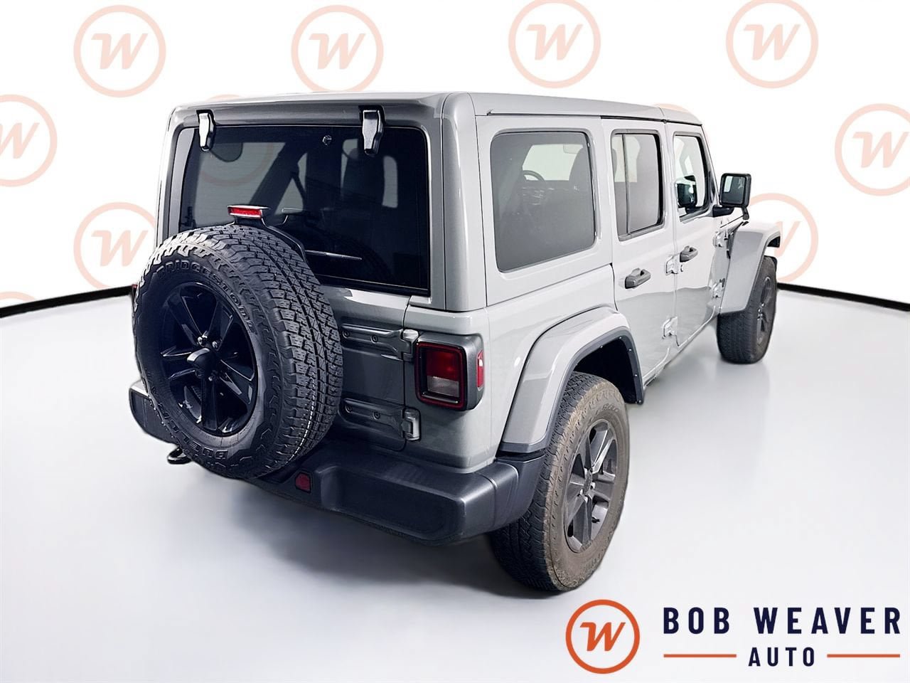 Used 2023 Jeep Wrangler Unlimited Sahara AWD/4WD image 8