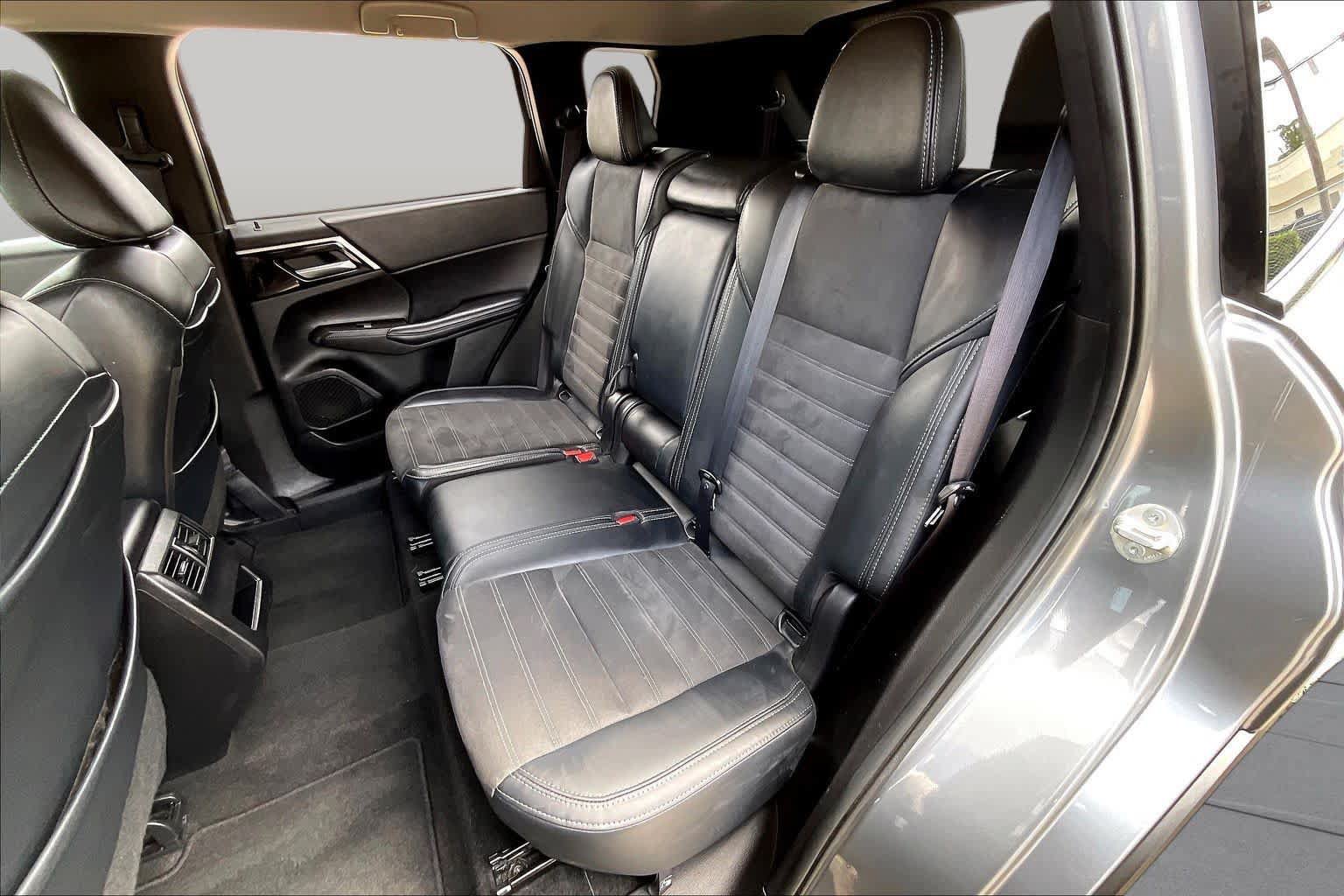 Used 2024 Mitsubishi Outlander SE AWD/4WD image 17