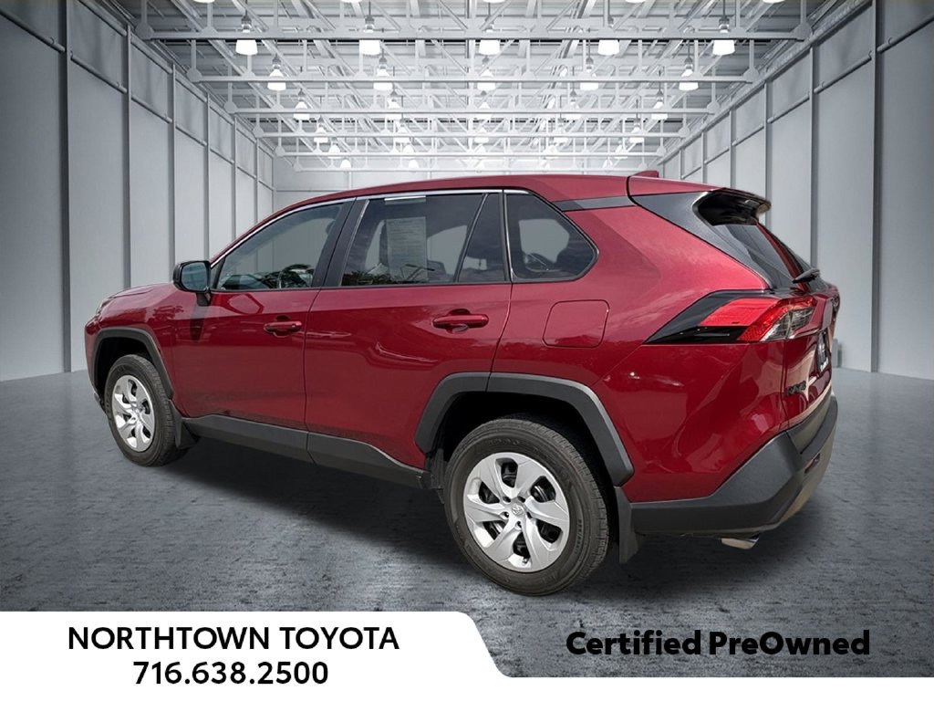 Used 2023 Toyota RAV4 LE AWD/4WD image 4