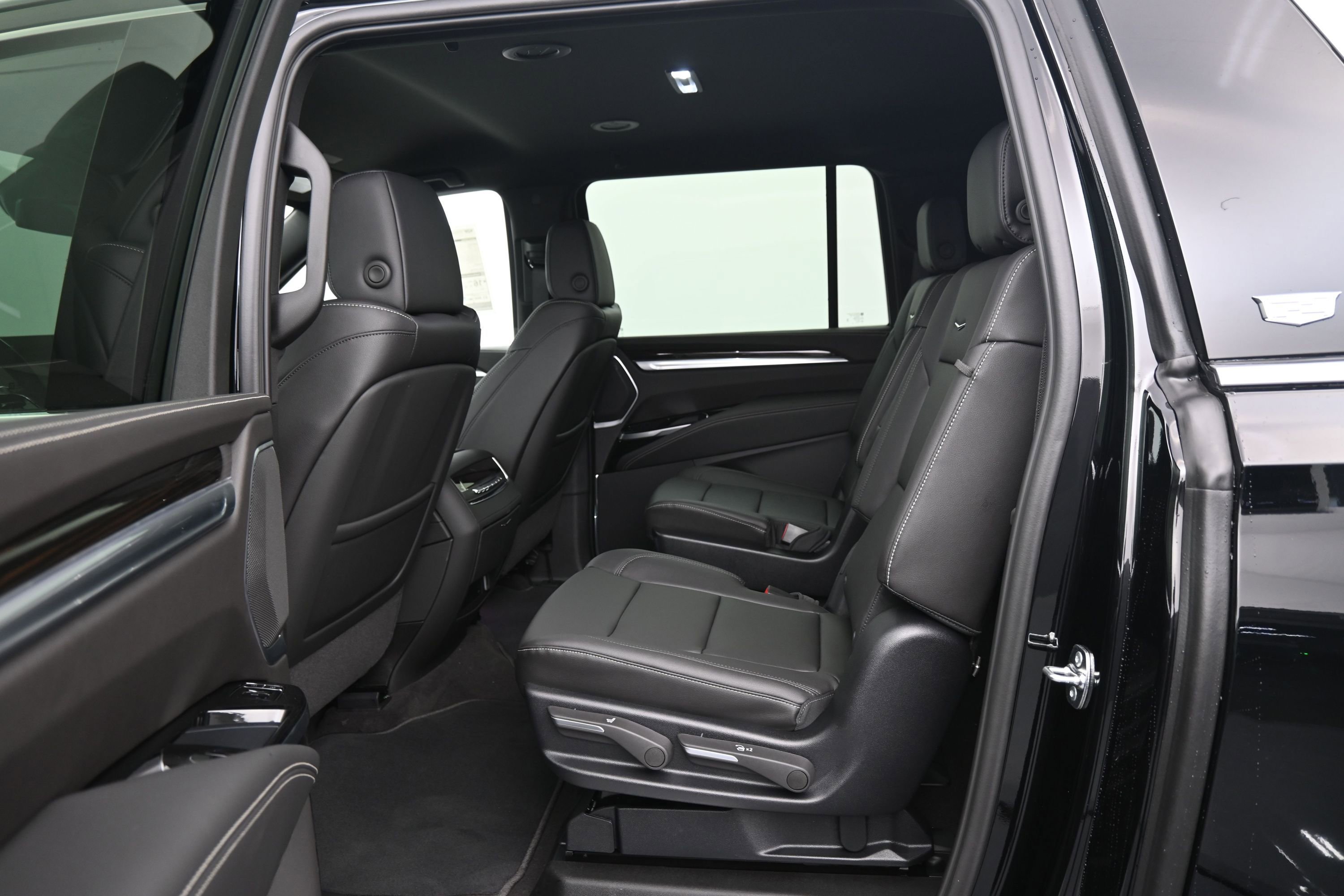 New 2026 Cadillac Escalade ESV 4WD image 10