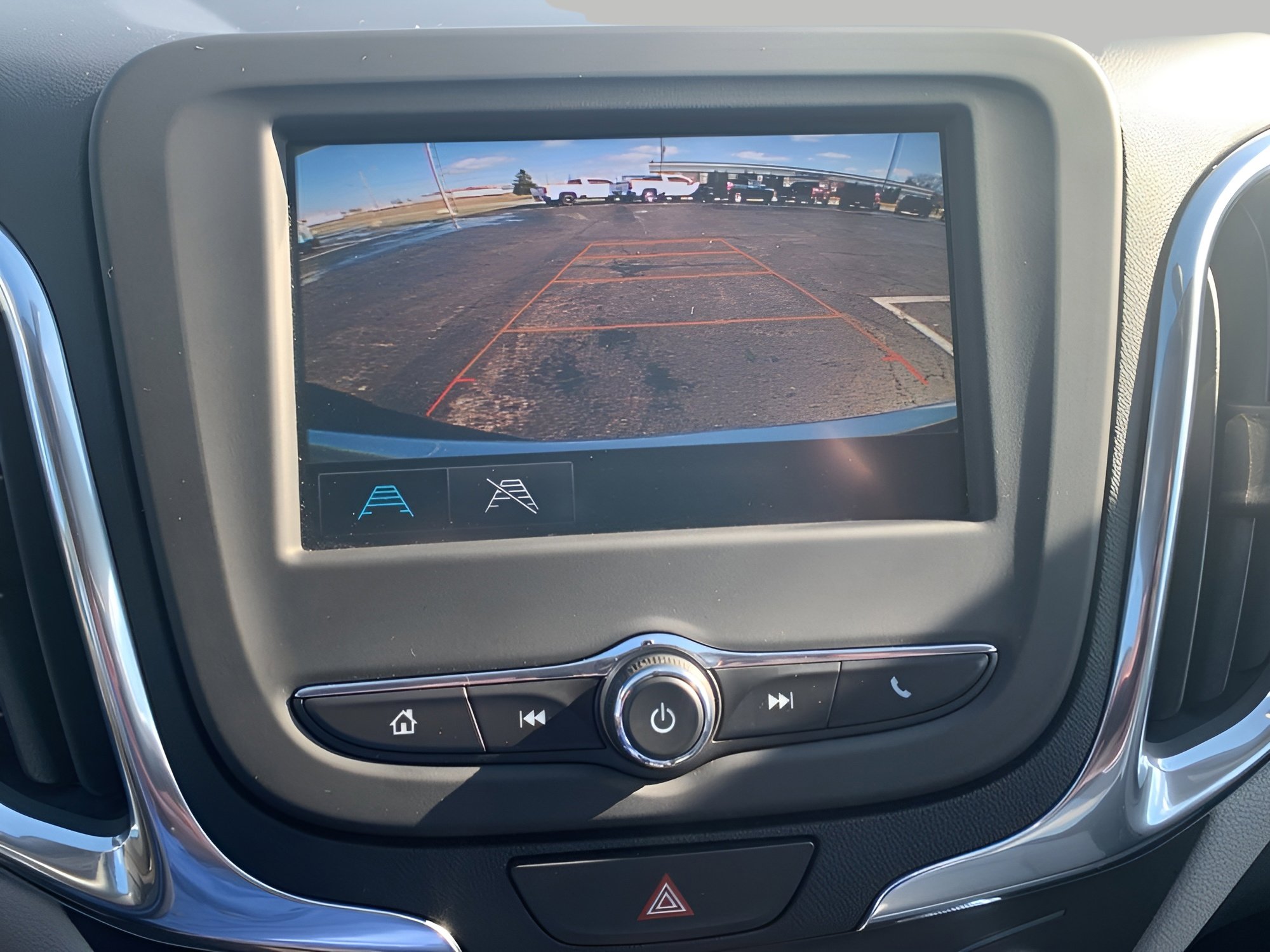 Used 2018 Chevrolet Equinox LT image 20