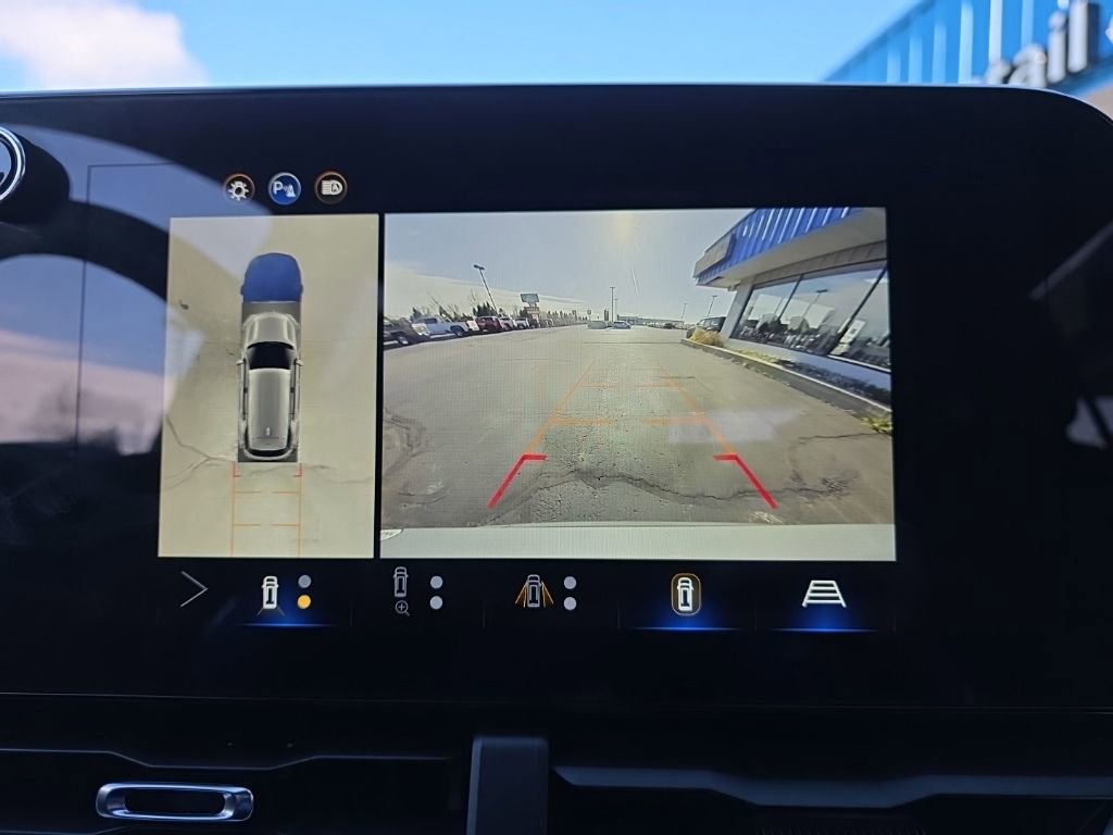 Used 2025 Chevrolet Equinox LT w/ Convenience Package II AWD/4WD image 29