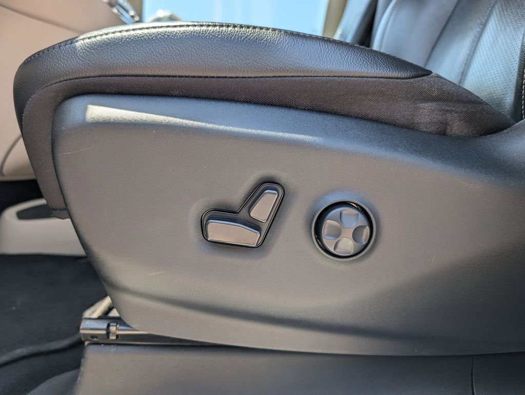 Used 2022 Chrysler Pacifica Touring-L FWD image 21