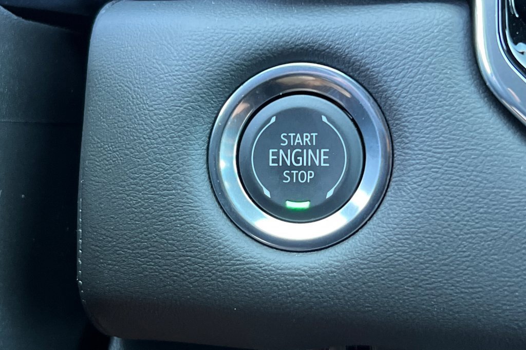 New 2025 GMC Canyon Elevation w/ Convenience Package image 19