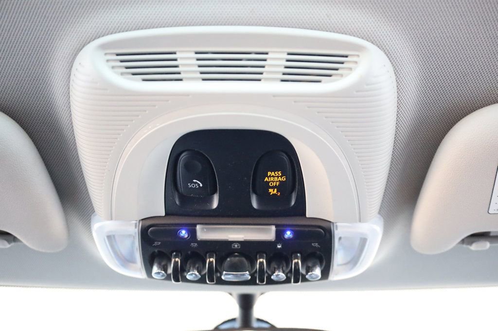 Used 2019 MINI Cooper 4-Door Hardtop image 30