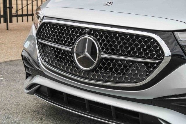 New 2026 Mercedes-Benz E 350 4MATIC Sedan image 5