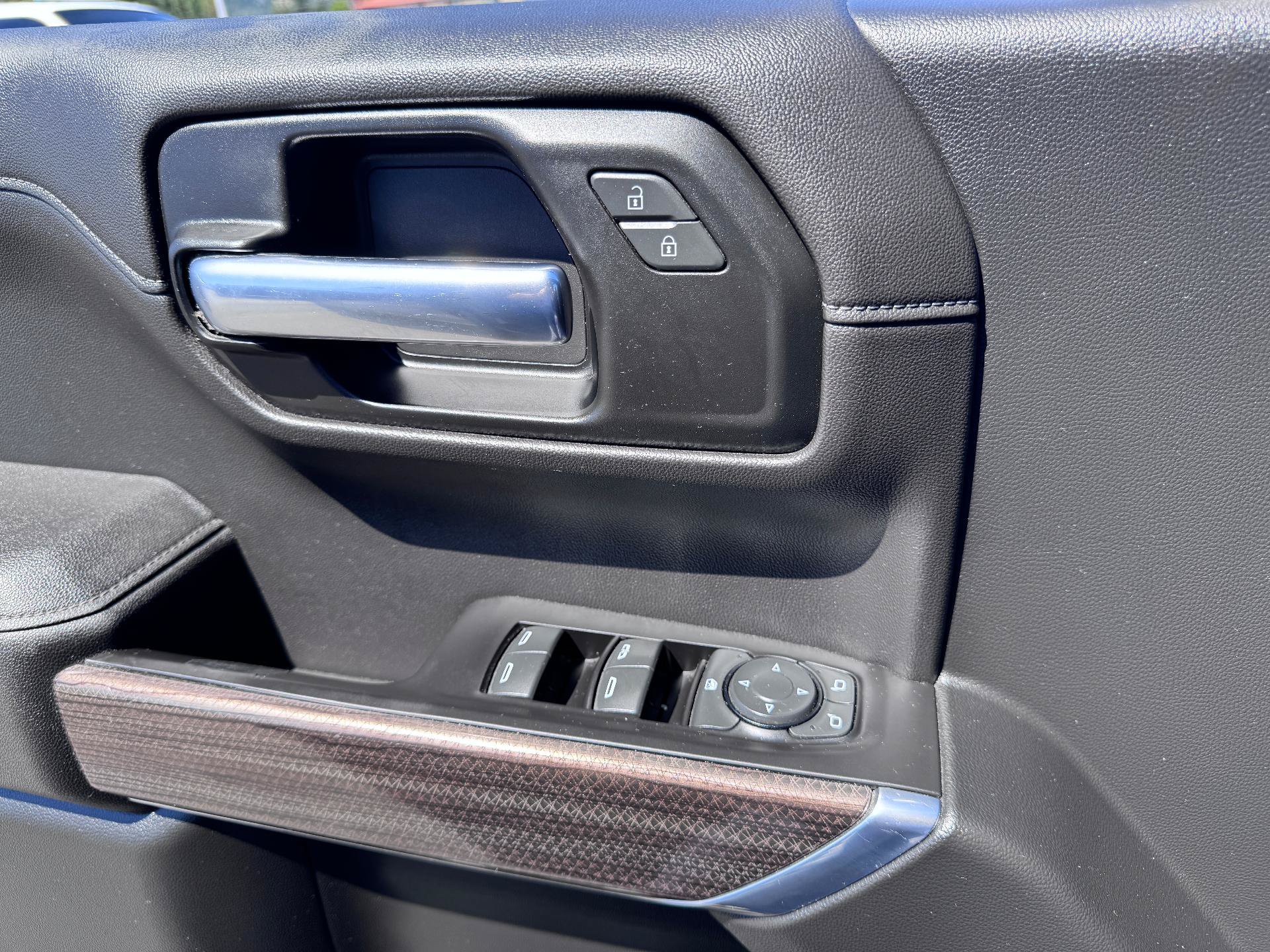 Used 2020 Chevrolet Silverado 1500 LT Trail Boss AWD/4WD image 25
