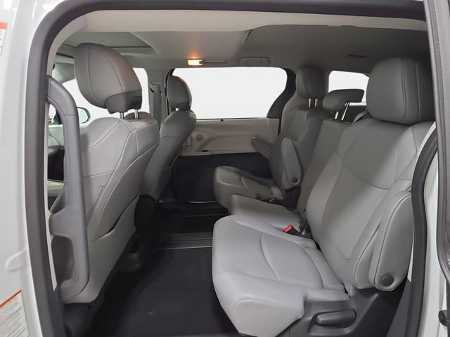 Certified 2024 Toyota Sienna XLE FWD image 10