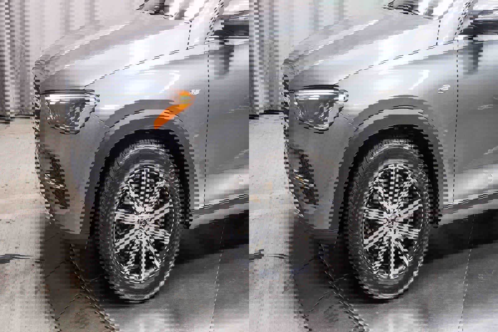 Used 2025 Mercedes-Benz GLE 450e 4MATIC image 11