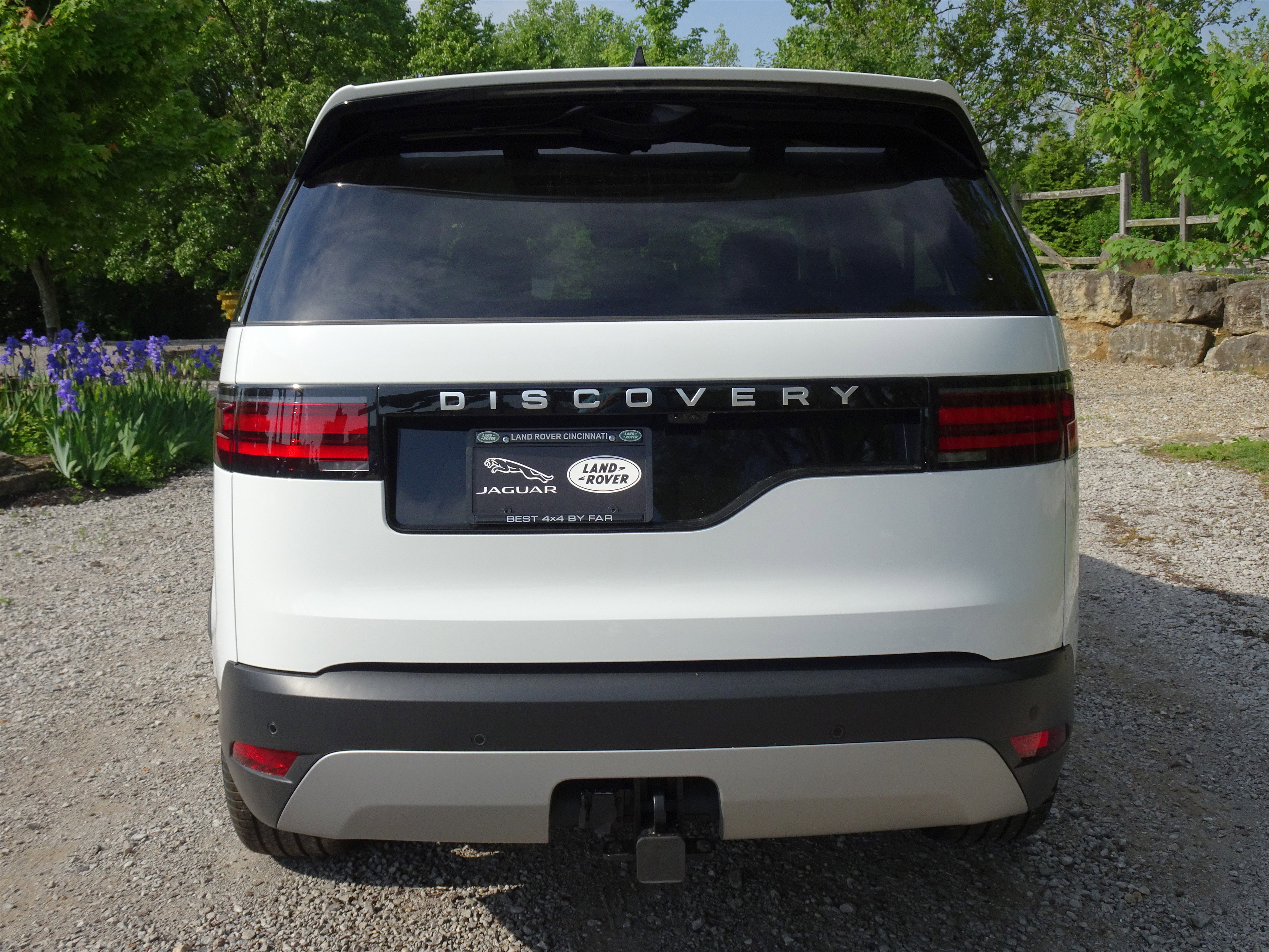 New 2025 Land Rover Discovery S image 11