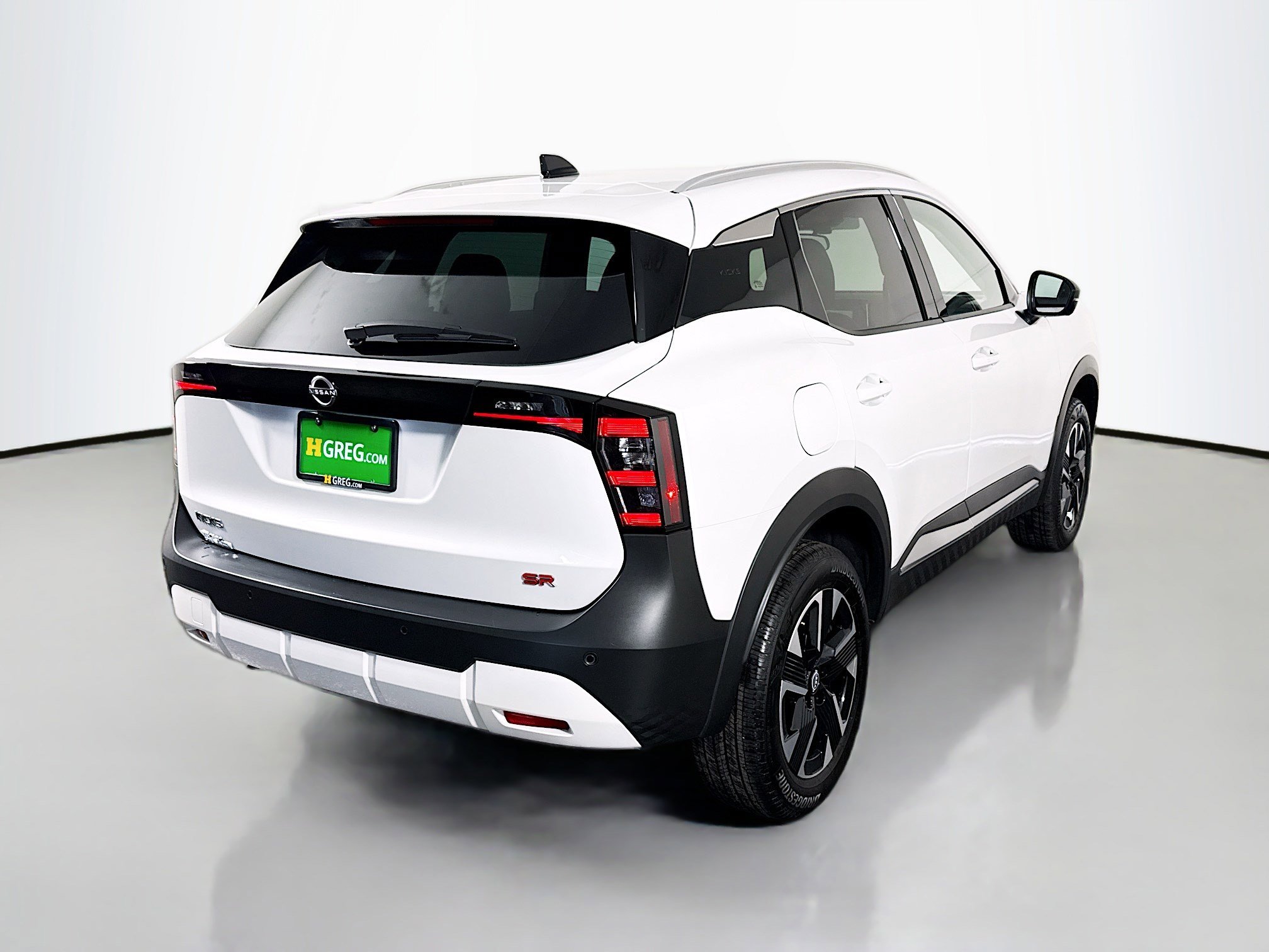 Used 2026 Nissan Kicks SR image 10