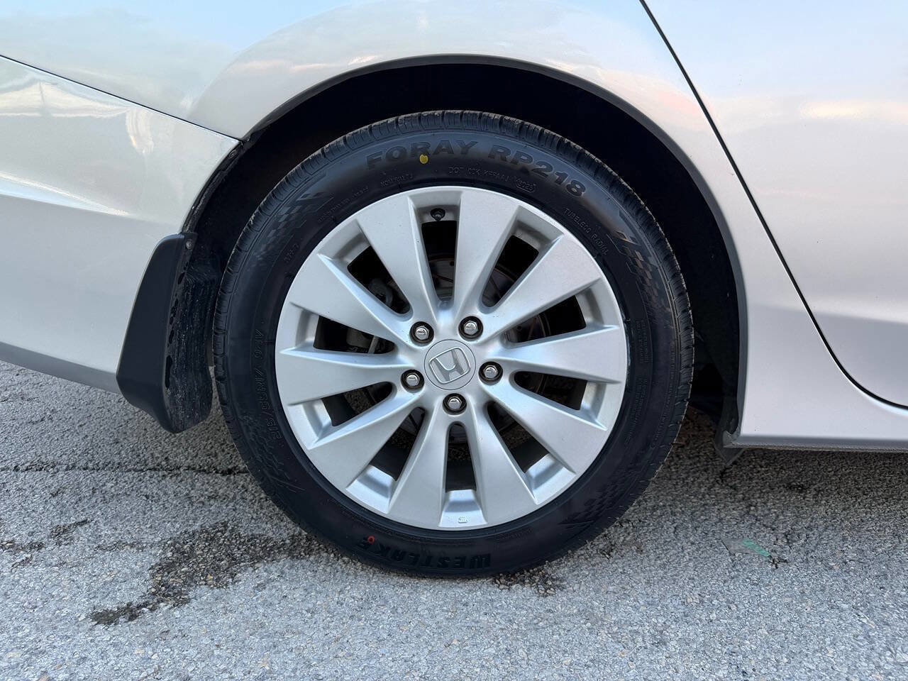 Used 2014 Honda Accord Touring image 30