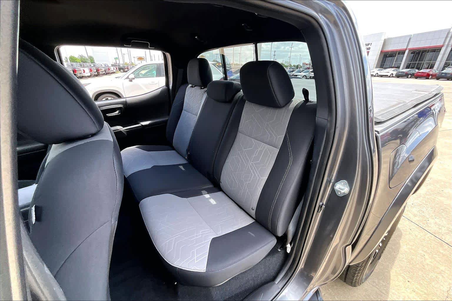 Used 2021 Toyota Tacoma TRD Sport w/ Technology Package AWD/4WD image 19