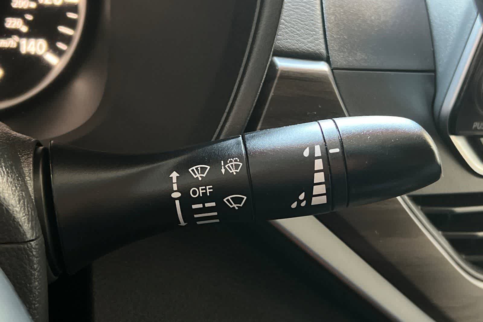 Used 2024 Nissan Altima 2.5 SV FWD image 34