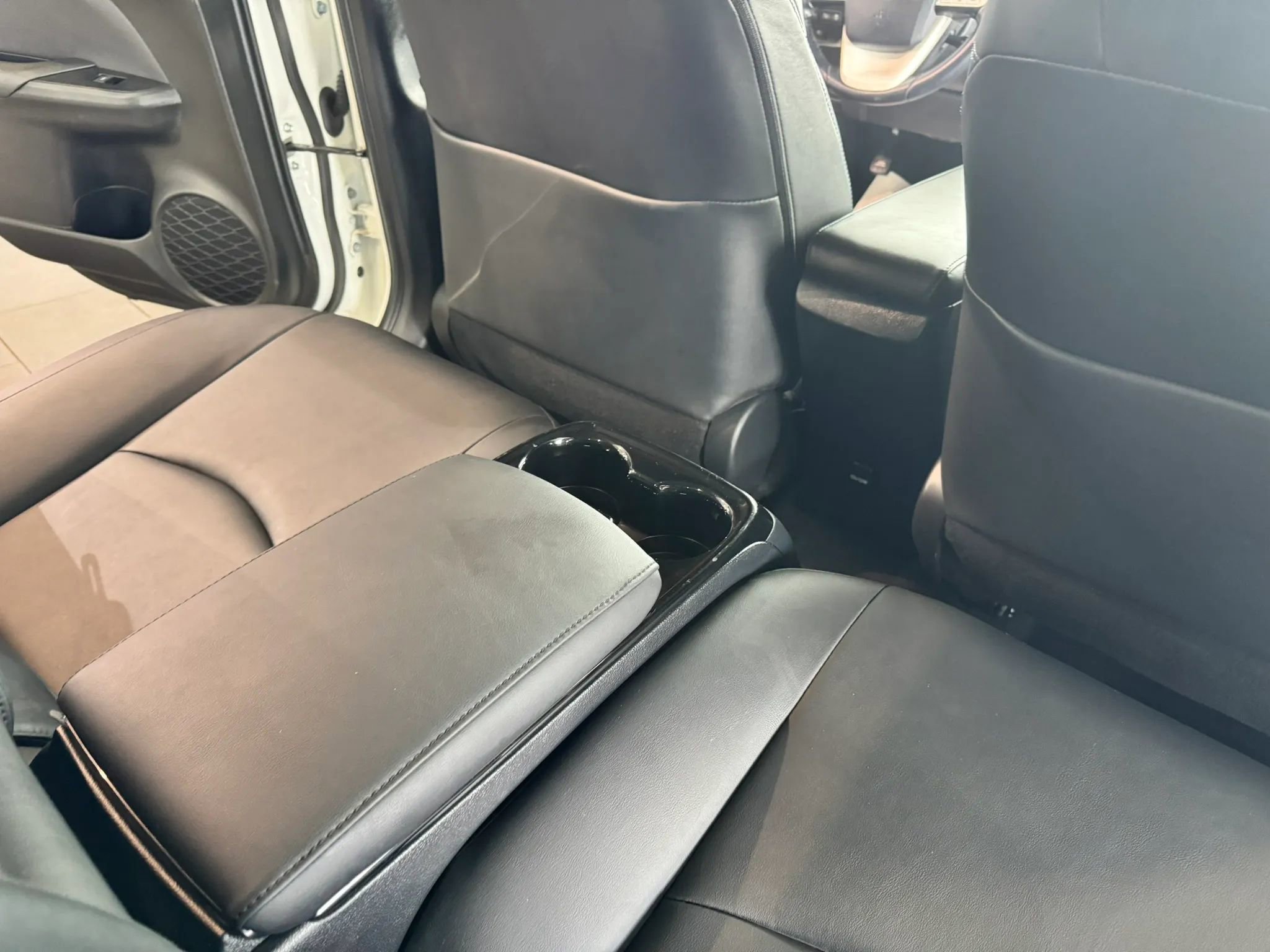 Used 2018 Toyota Prius Prime Advanced image 16