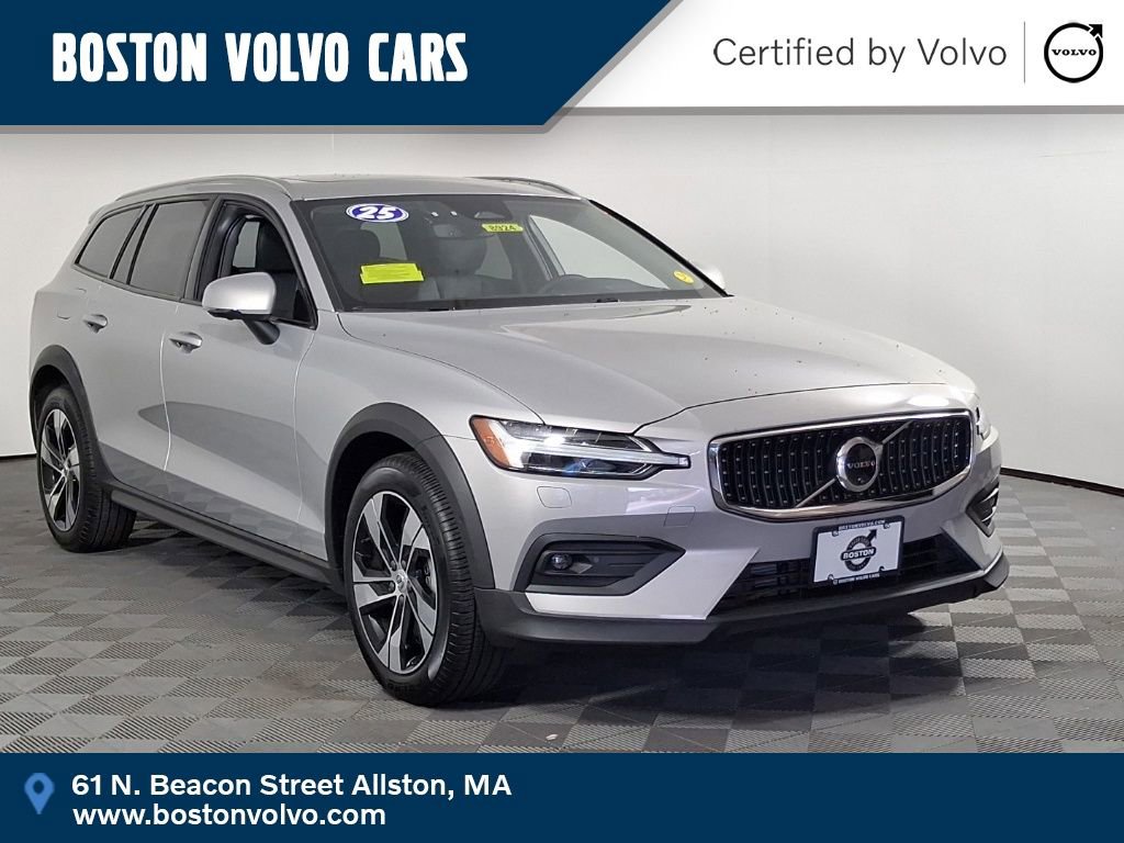 Certified 2025 Volvo V60 B5 Cross Country Plus AWD/4WD image 1