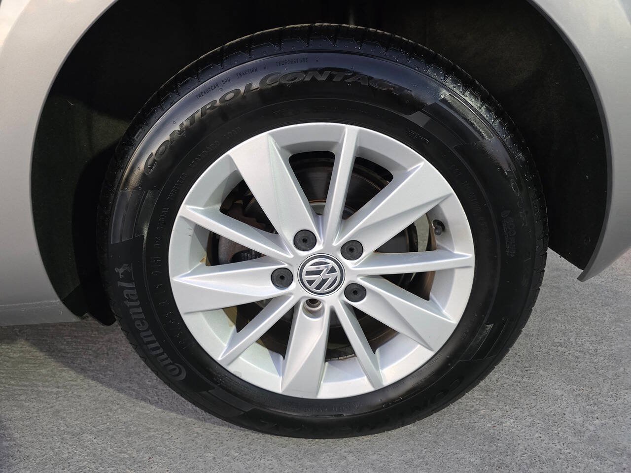 Used 2015 Volkswagen Golf S FWD image 53