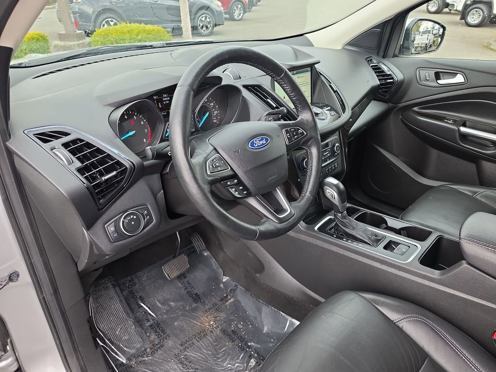 Used 2019 Ford Escape Titanium image 10
