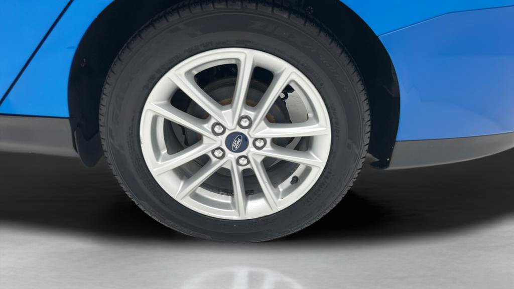 Used 2016 Ford Focus SE w/ SE Cold Weather Package FWD image 9
