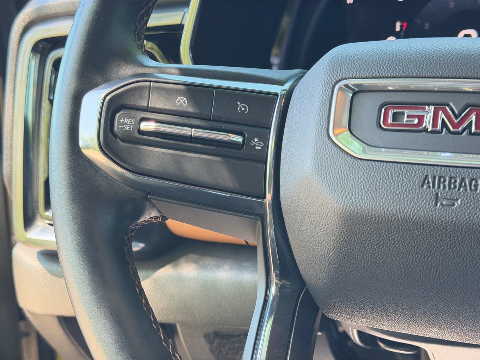 Used 2023 GMC Canyon AT4 w/ Canyon Safety Plus Package AWD/4WD image 23