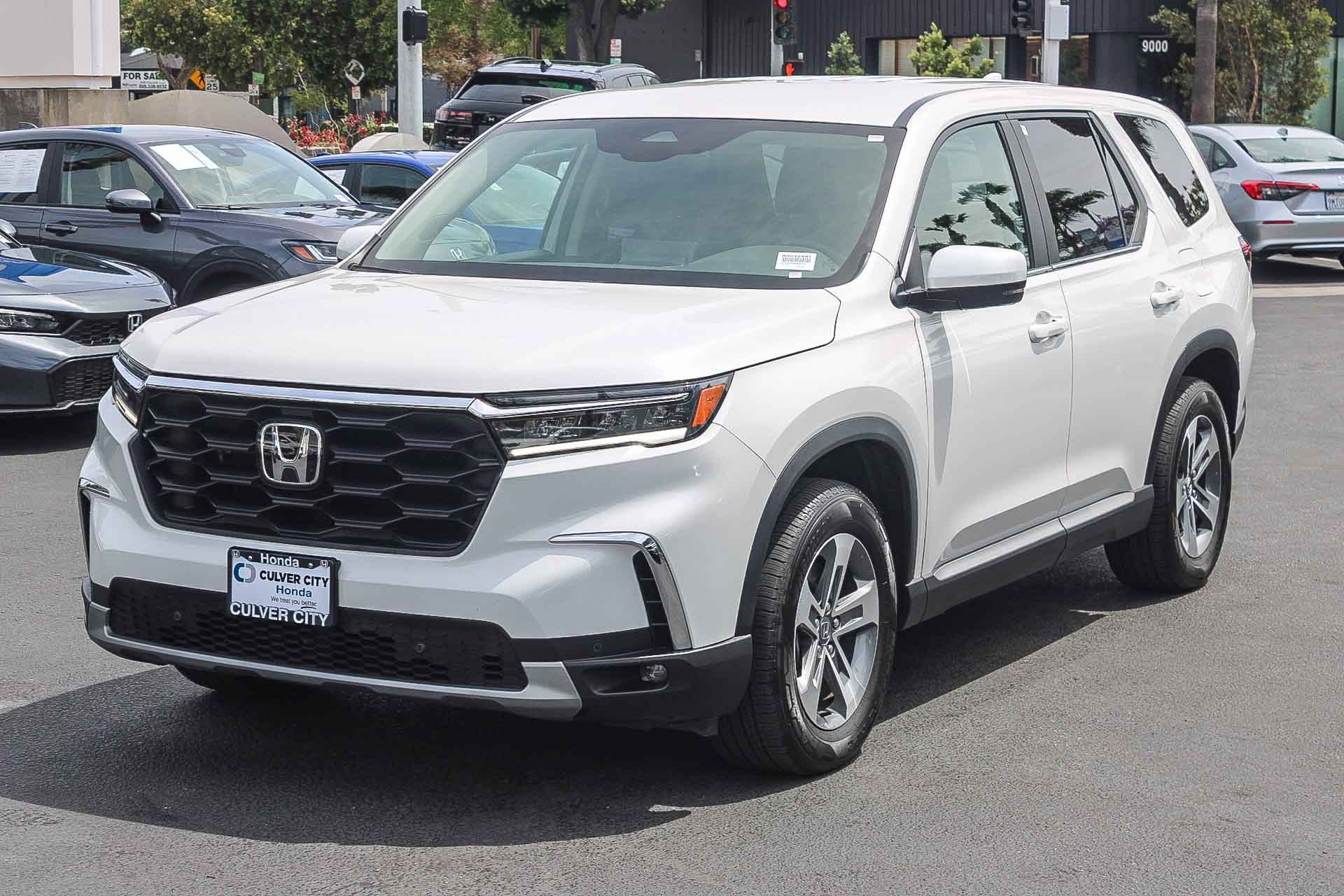 Certified 2025 Honda Pilot EX-L image 3