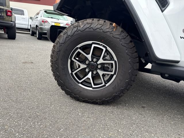 New 2025 Jeep Wrangler Rubicon w/ Convenience Group AWD/4WD image 28