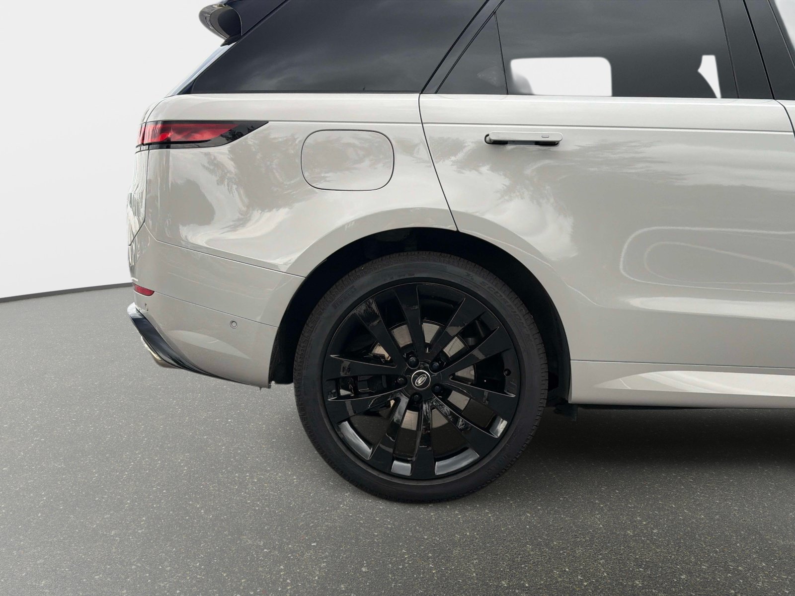 Used 2025 Land Rover Range Rover Sport Dynamic SE AWD/4WD image 20