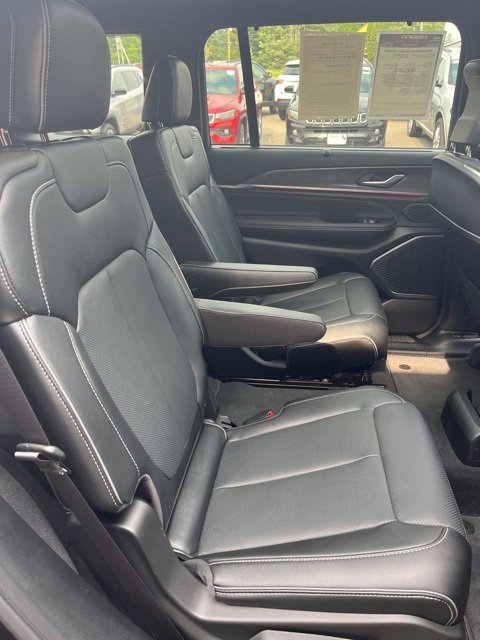 Used 2024 Jeep Grand Cherokee L Overland w/ Luxury Tech Group IV image 22
