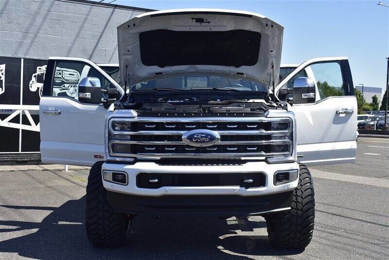 Used 2024 Ford F350 Platinum image 38
