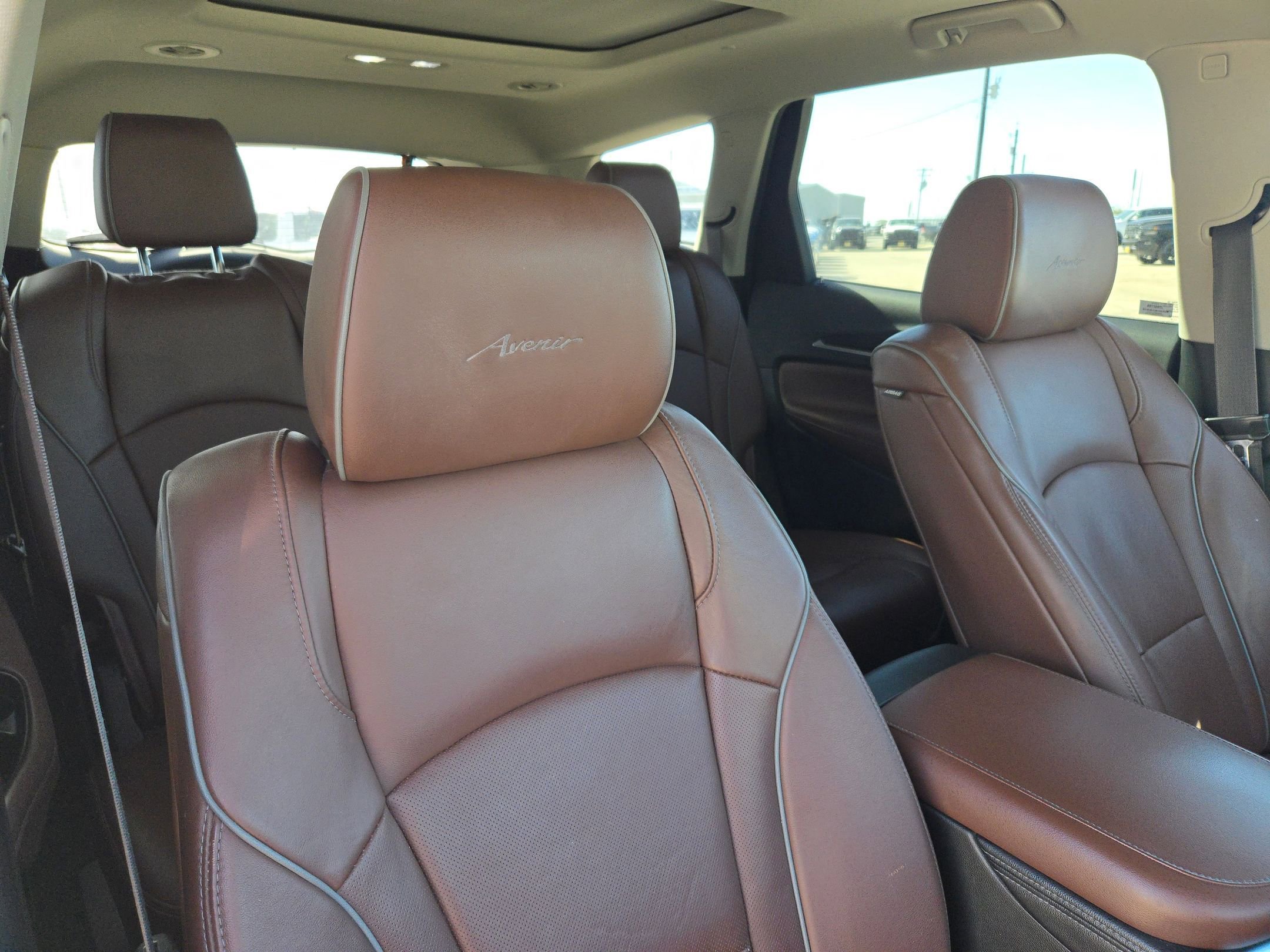 Used 2020 Buick Enclave Avenir w/ Avenir Technology Package image 31