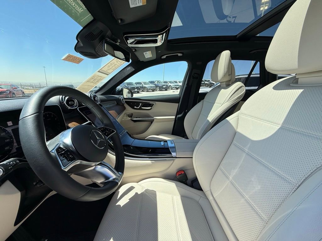 Used 2025 Mercedes-Benz GLC 300 image 8