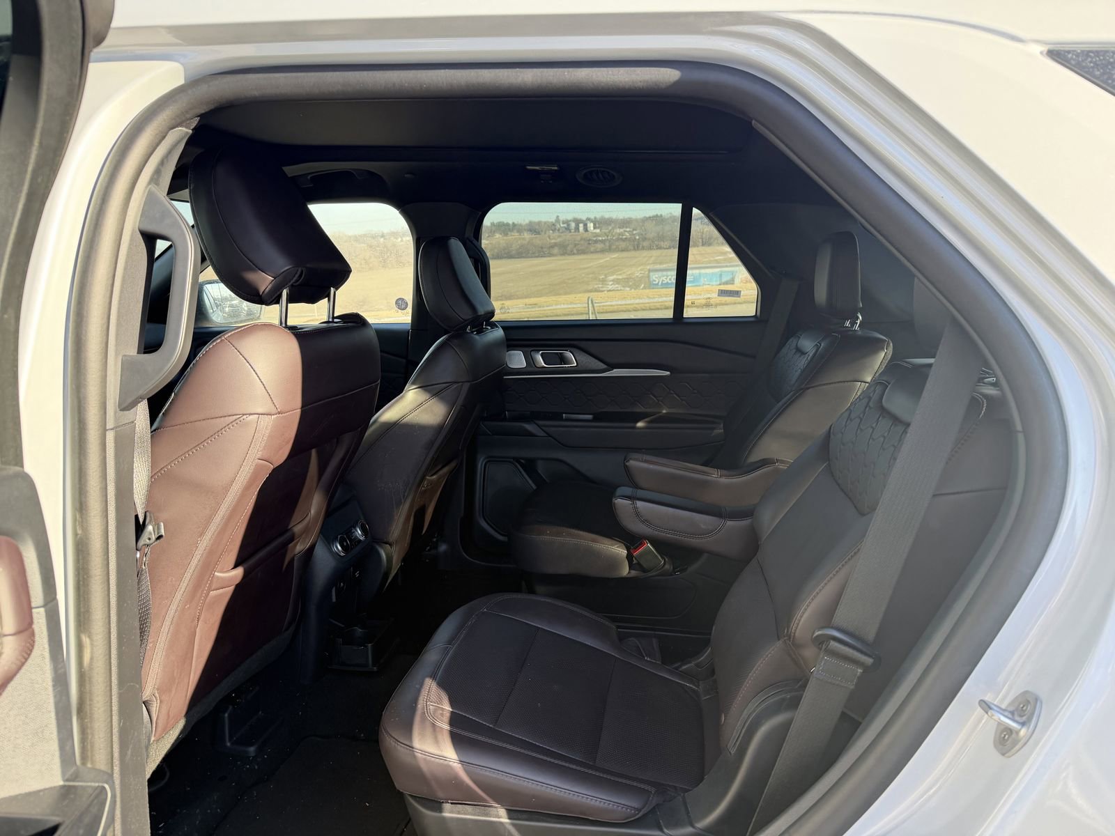 Used 2025 Ford Explorer Platinum w/ LUX Leather Package image 5