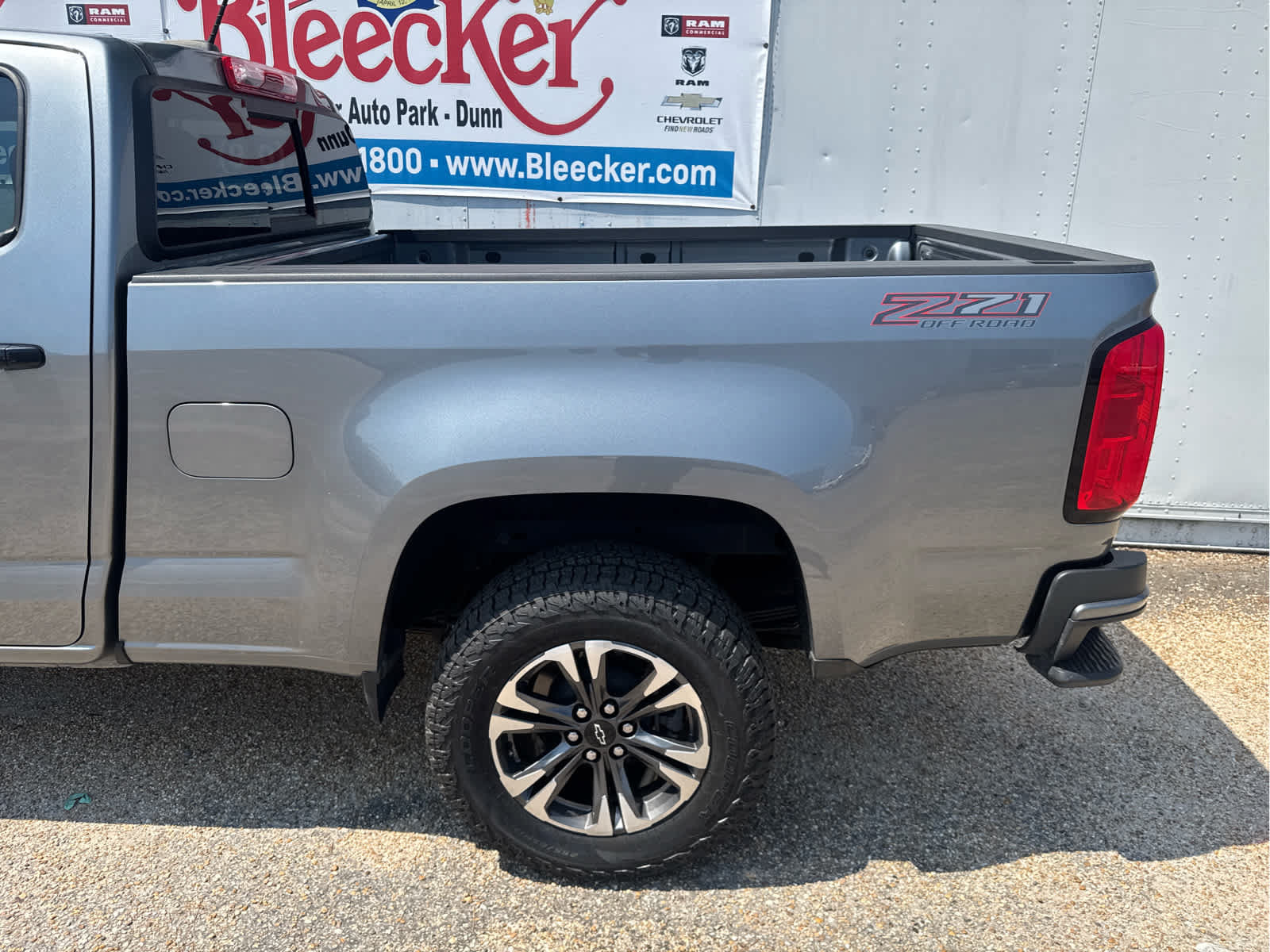 Used 2021 Chevrolet Colorado Z71 w/ Safety Package AWD/4WD image 15