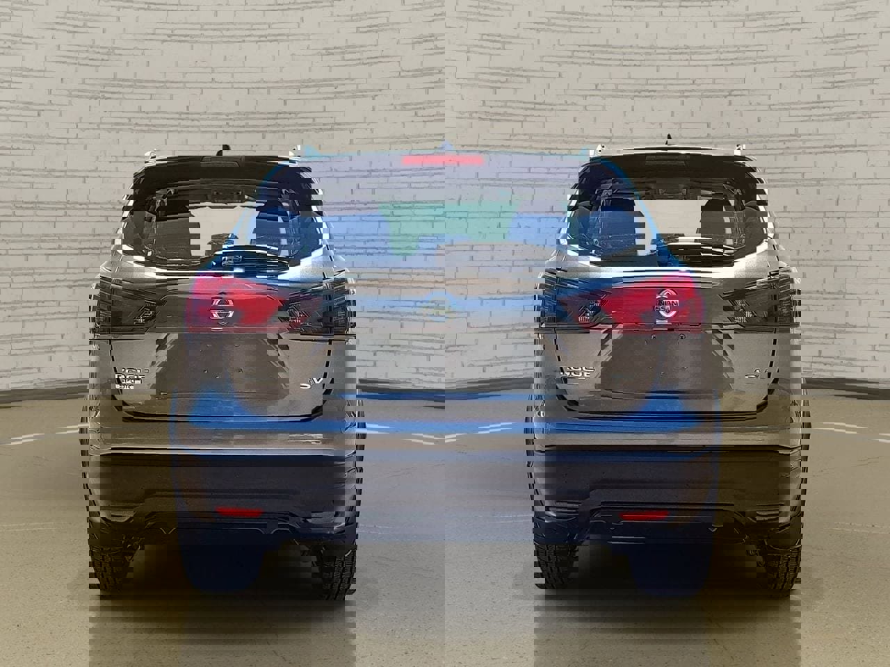 Used 2018 Nissan Rogue Sport SV w/ SV Technology Package image 6